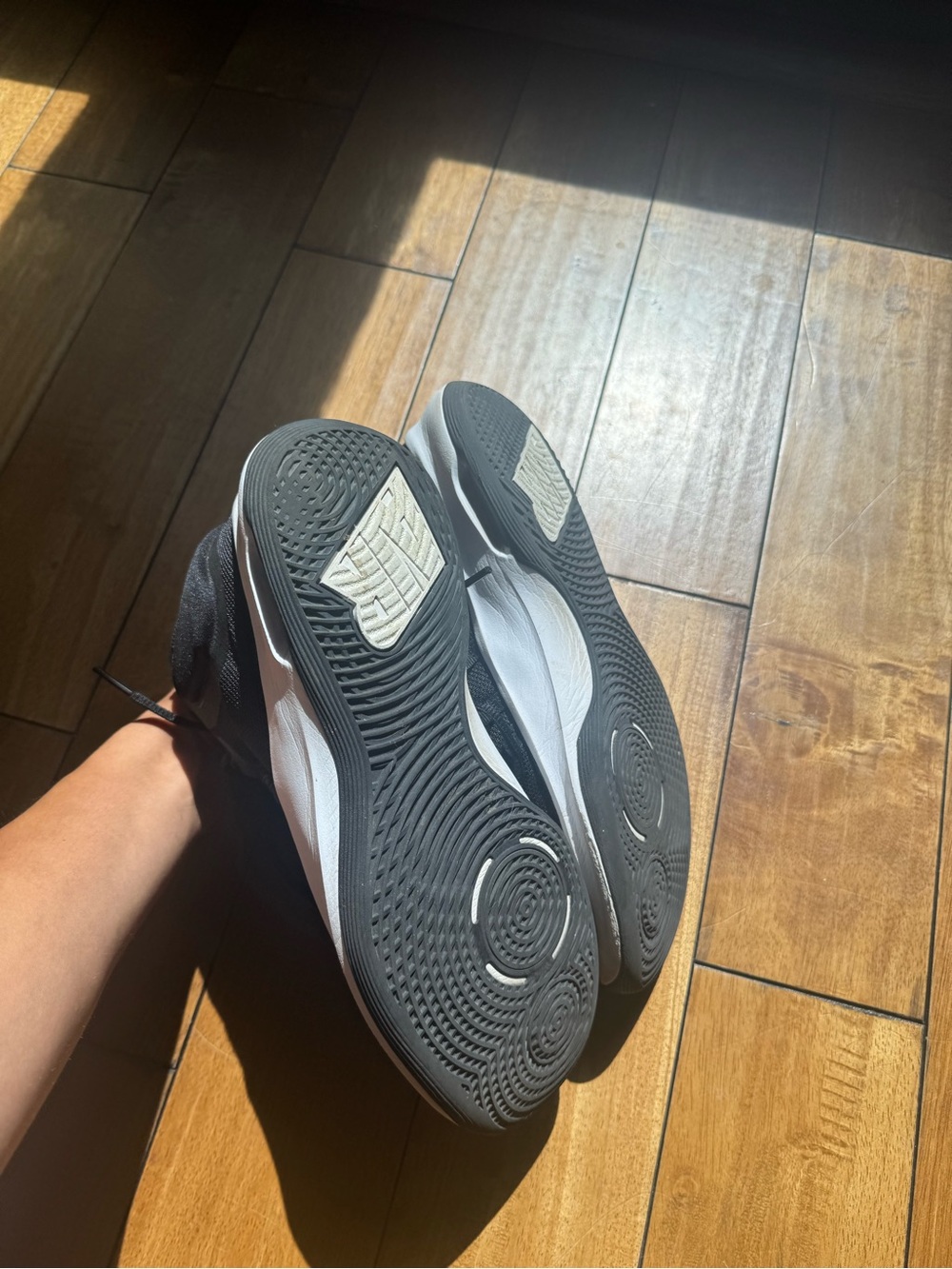 Nike Men's Black Basketball Shoes 9.5 - Picture 9 of 9